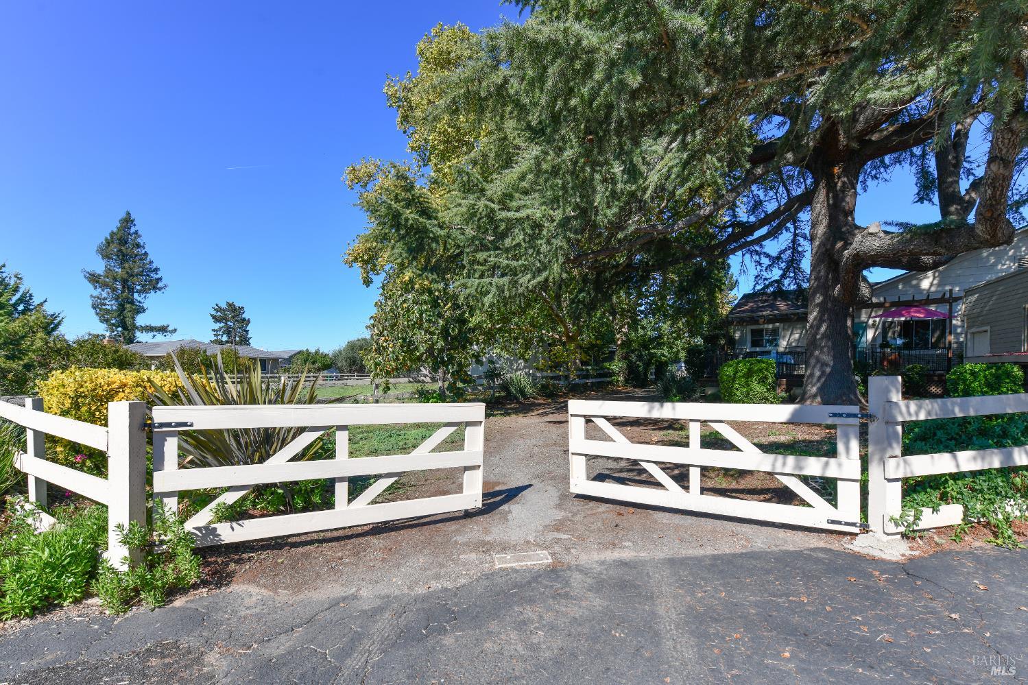 2060 Hagen Road