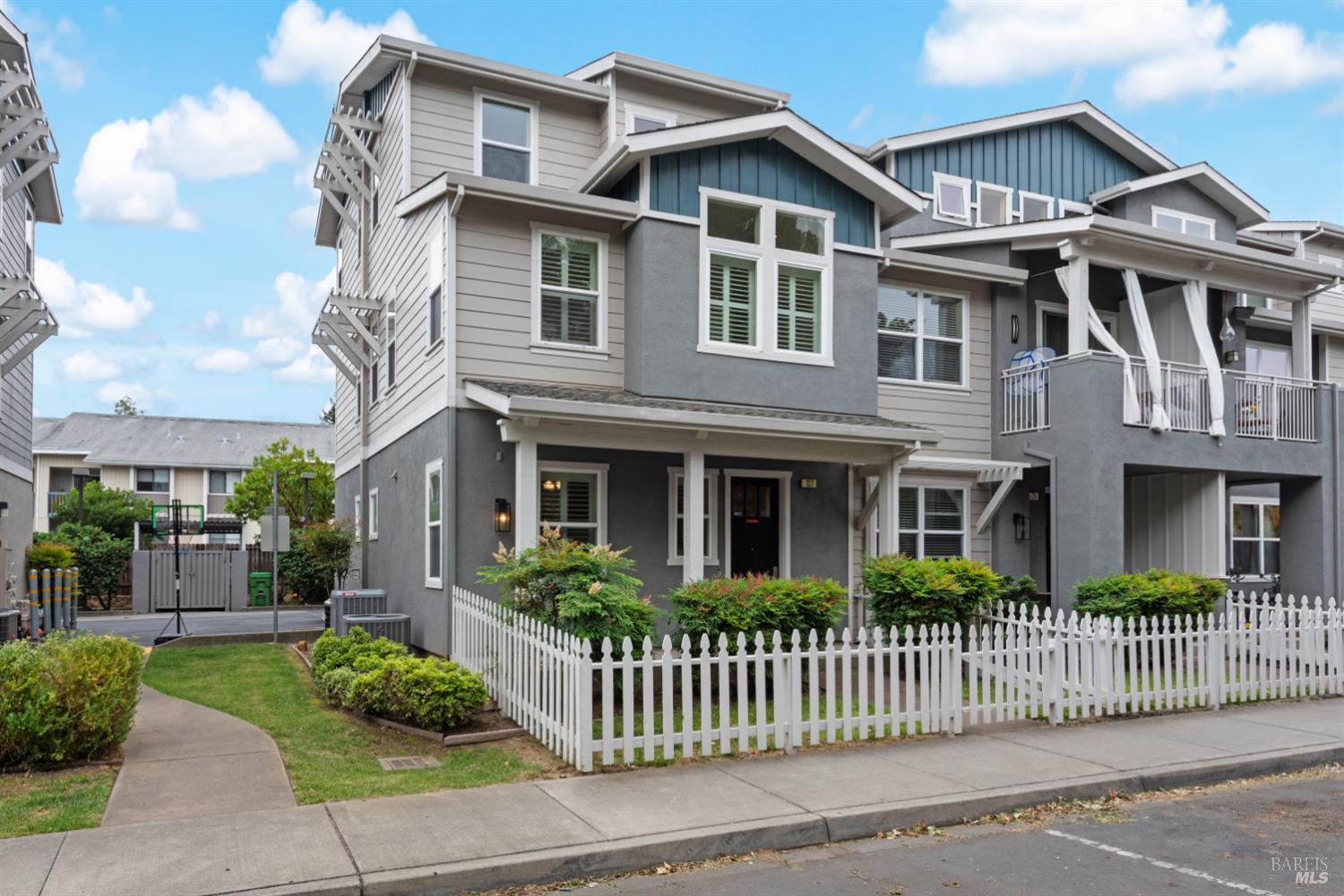 127 Firefly Lane