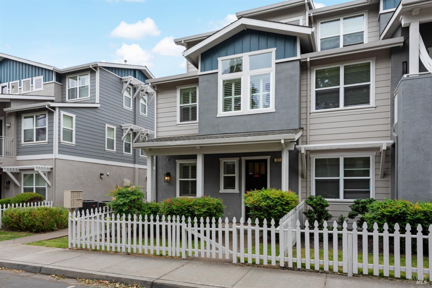 127 Firefly Lane