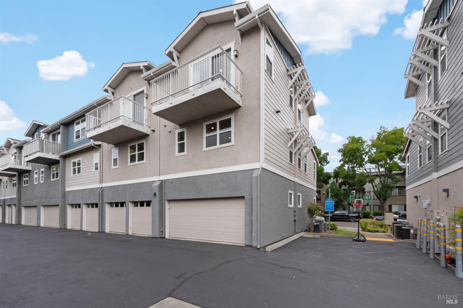 127 Firefly Lane