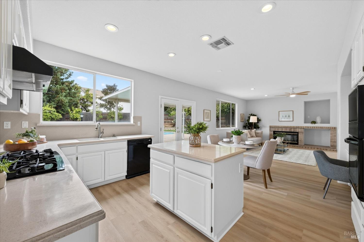 2022 Cliffwood Drive