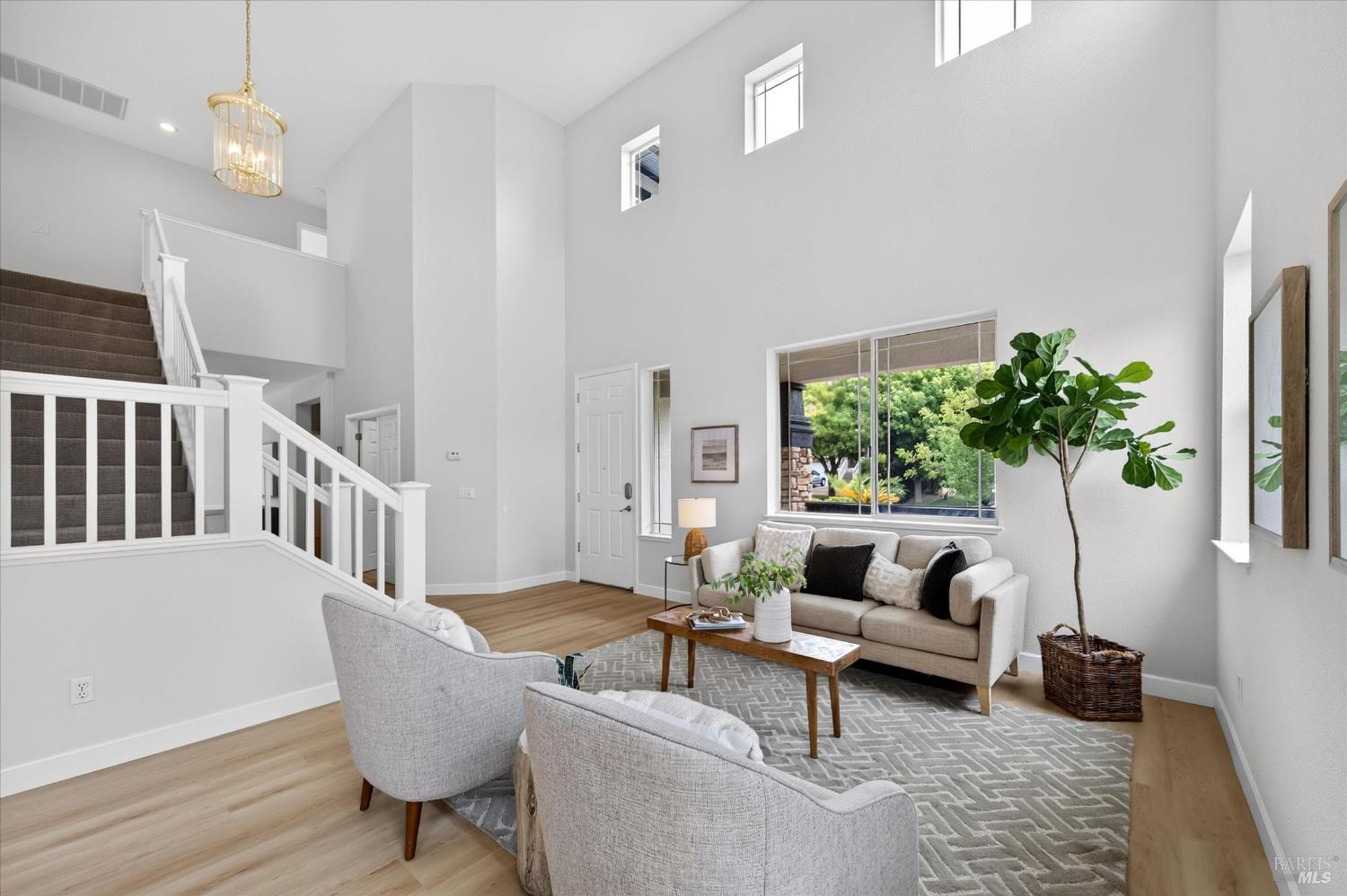 2022 Cliffwood Drive