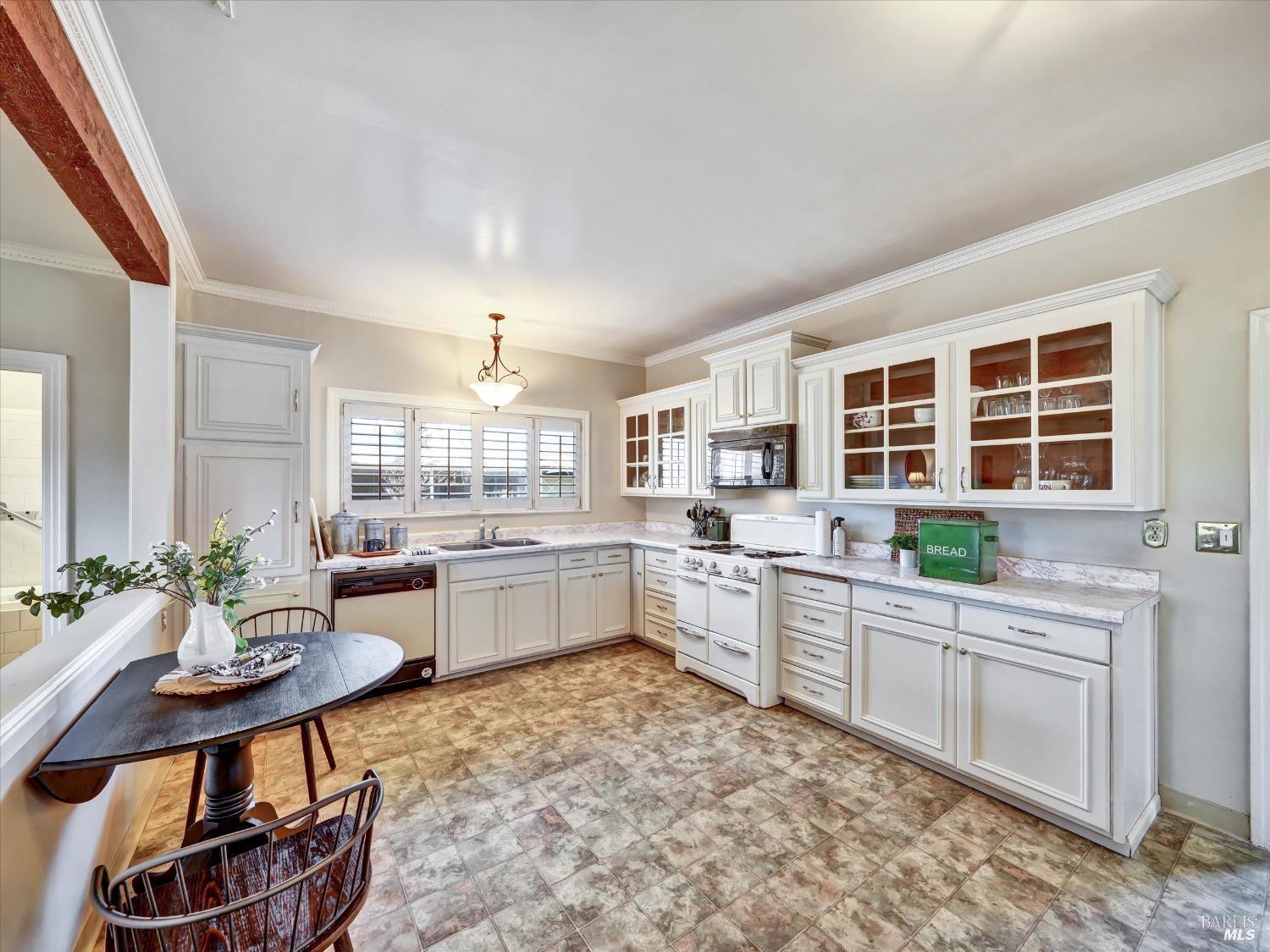 2060 Hagen Road
