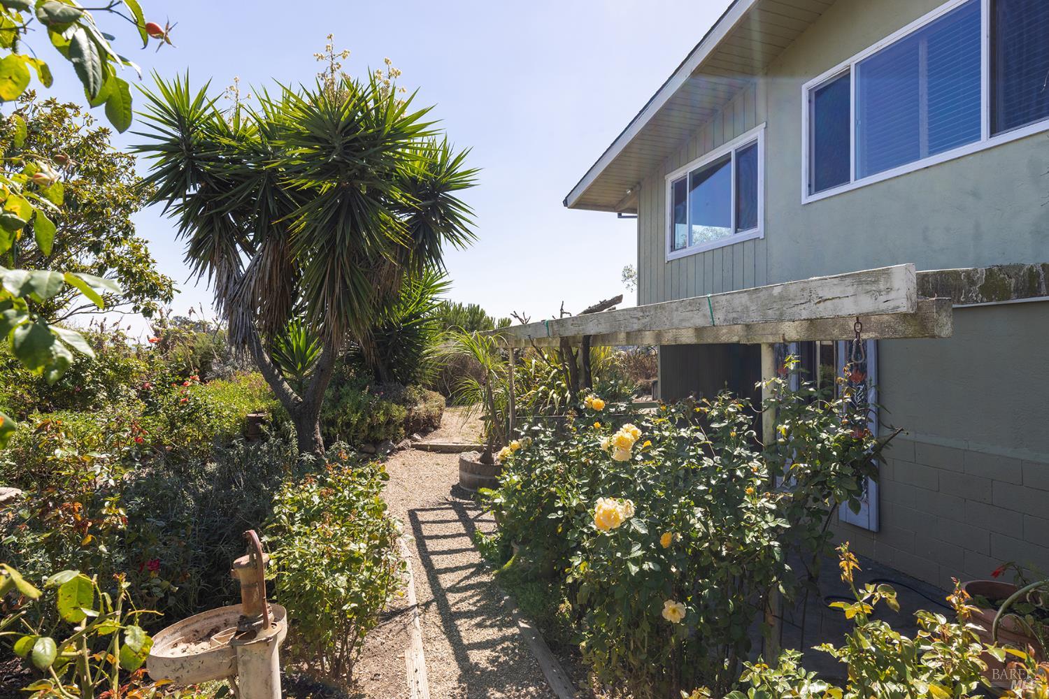 1155 Bayview Avenue