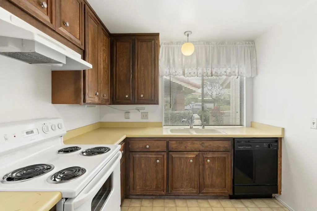 17463 Plaza Abierto Unit 25, Rancho Bernardo (San Diego) Unit: 25