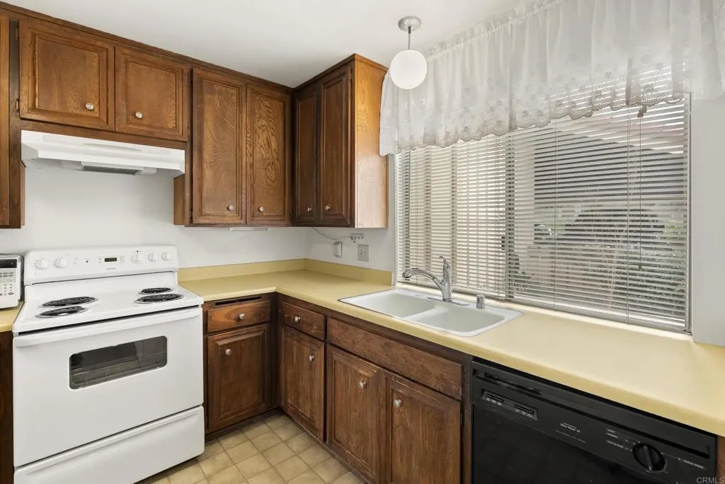 17463 Plaza Abierto Unit 25, Rancho Bernardo (San Diego) Unit: 25