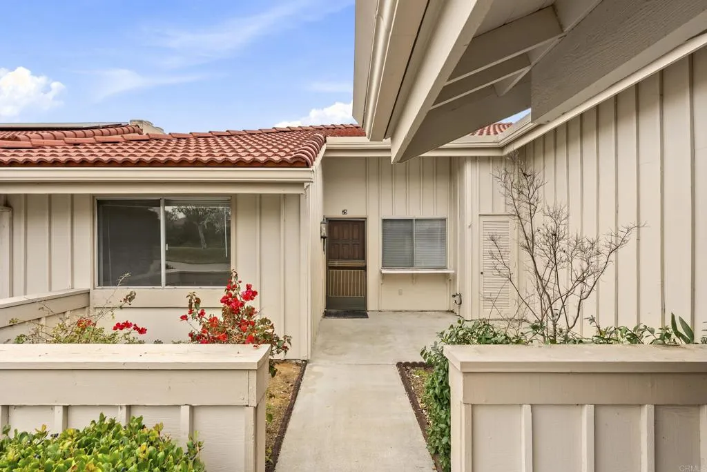 17463 Plaza Abierto Unit 25, Rancho Bernardo (San Diego) Unit: 25