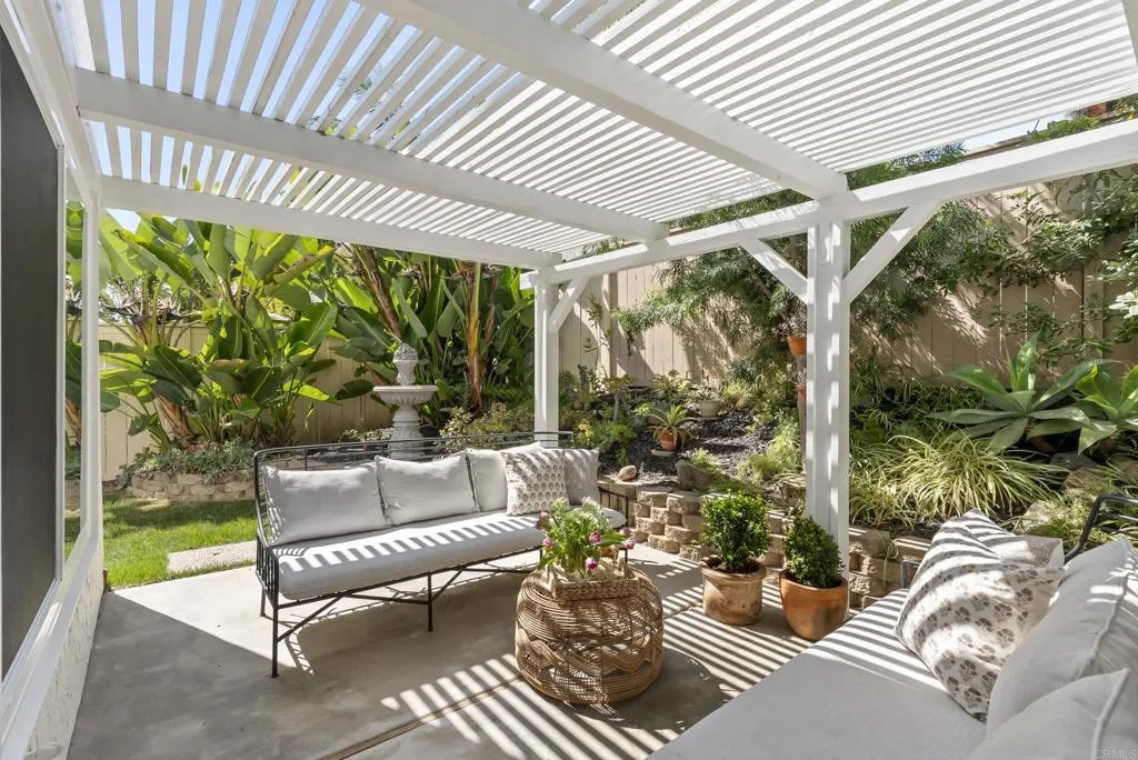 3116 Del Rey Avenue