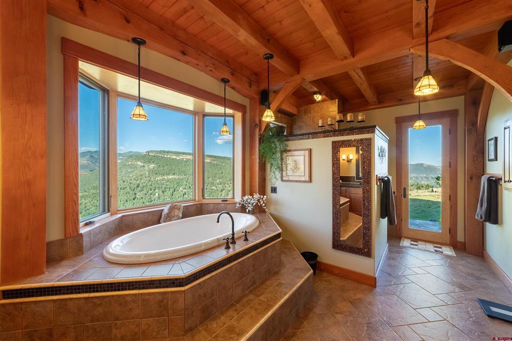 935 Mountain Memories Ln