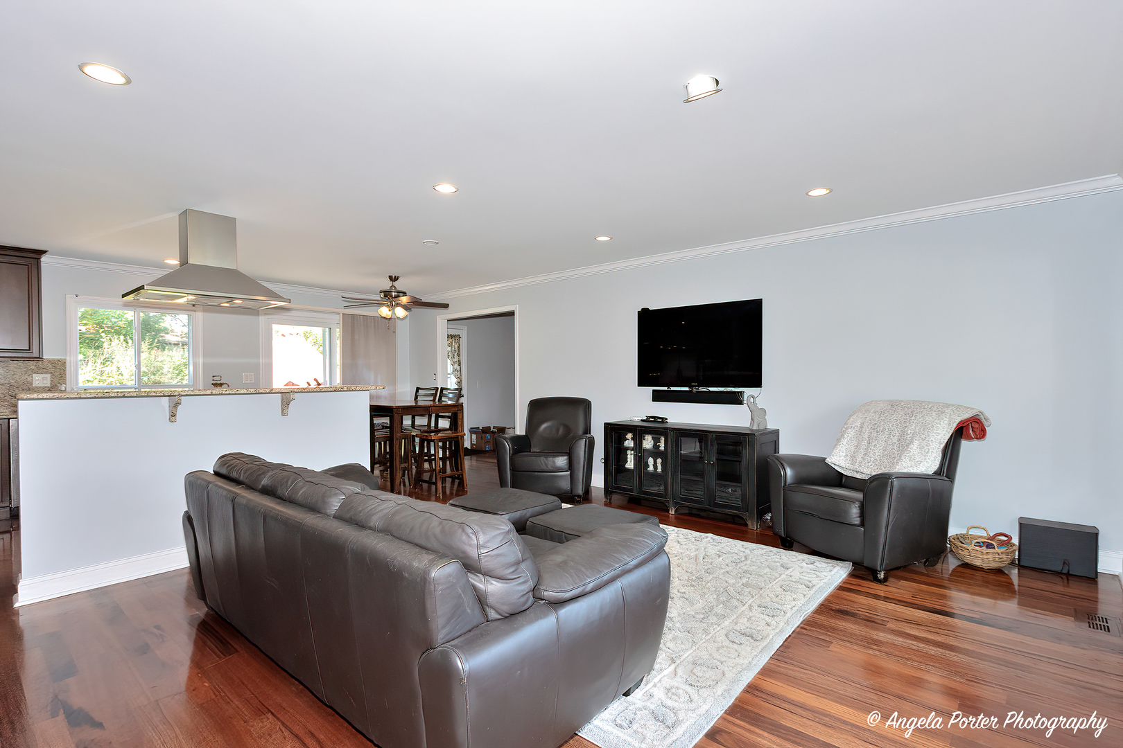 233 W Tanglewood Drive