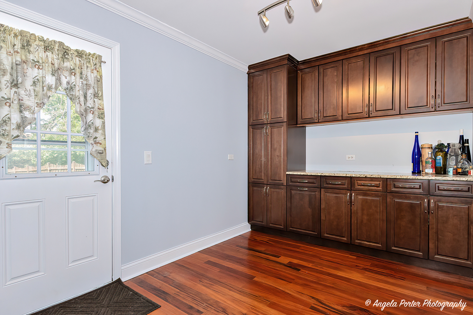 233 W Tanglewood Drive