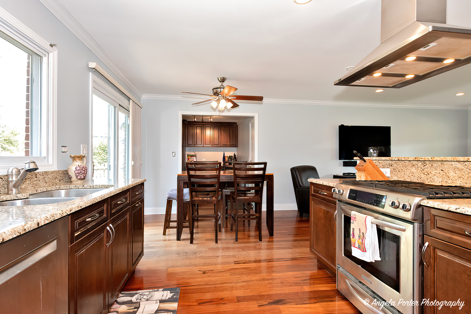 233 W Tanglewood Drive