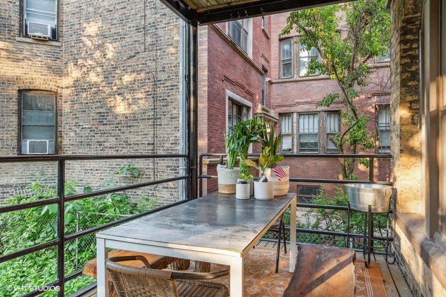 656 W Buckingham Place Unit: 1E