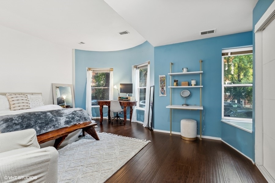 656 W Buckingham Place Unit: 1E