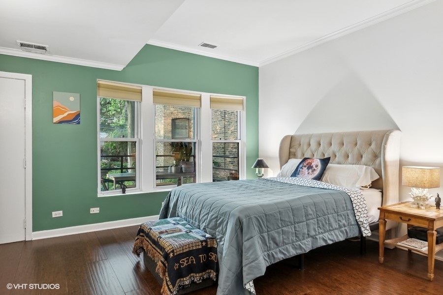 656 W Buckingham Place Unit: 1E