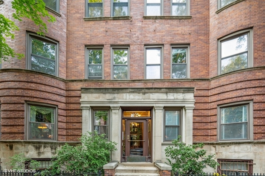 656 W Buckingham Place Unit: 1E