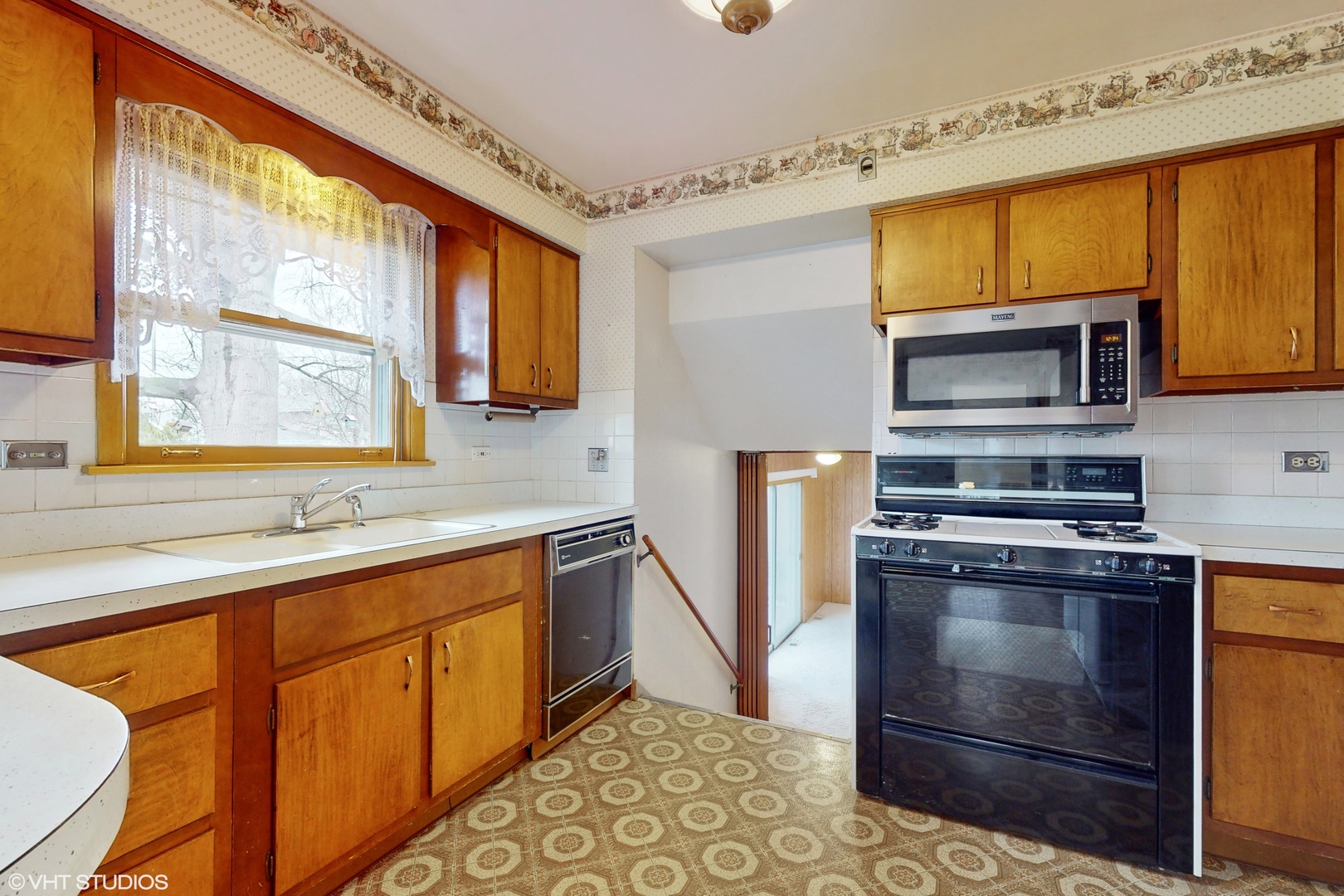 1098 Crimson Drive