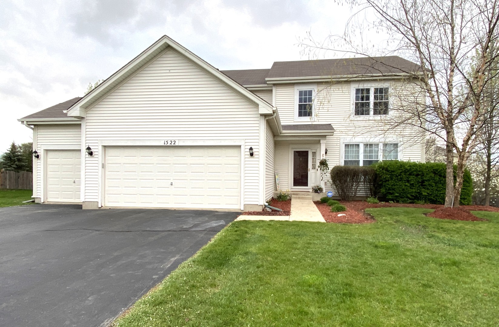 1522 S Fallbrook Drive