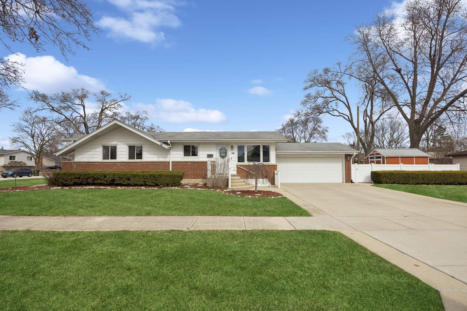 402 E Highland Avenue