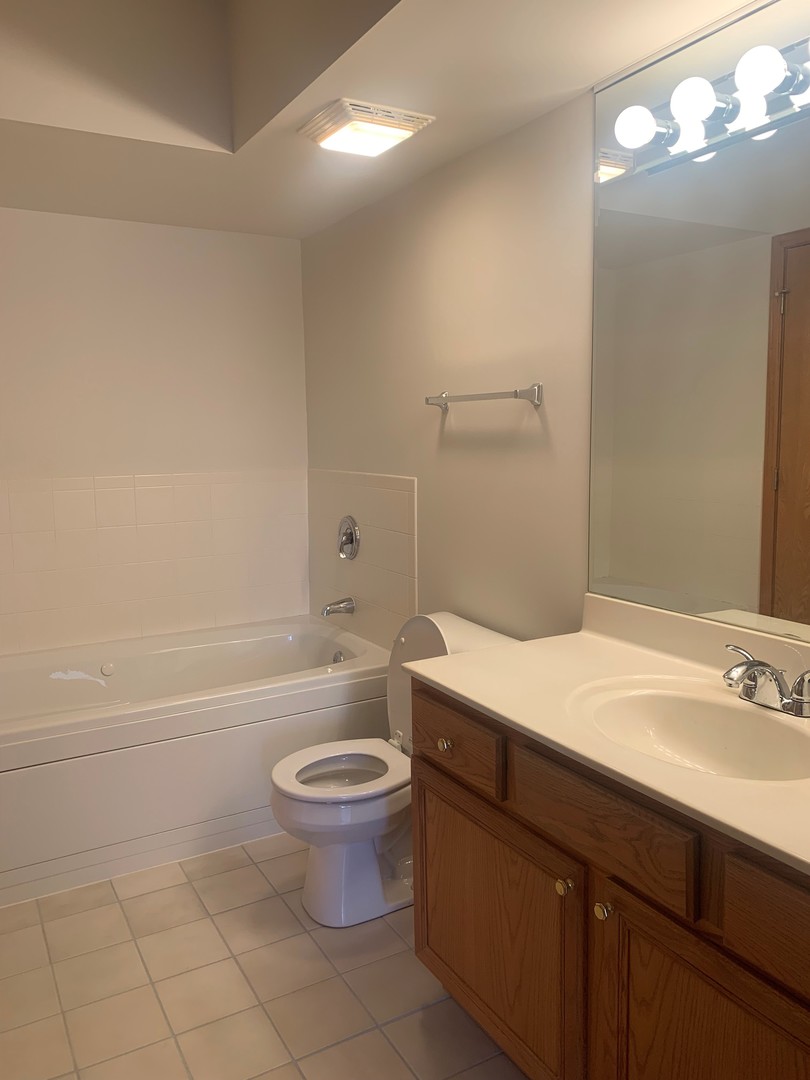 1327 E Washington Street Unit: 207