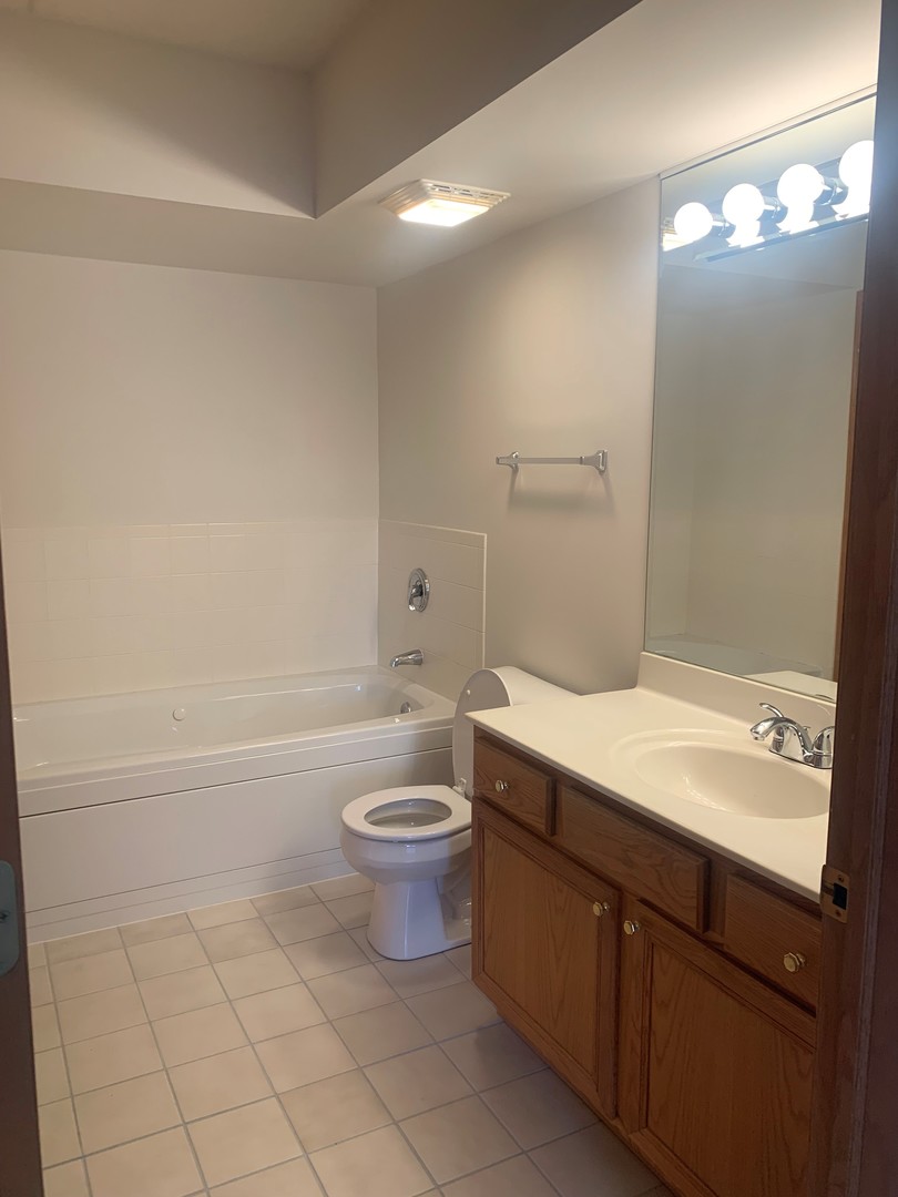 1327 E Washington Street Unit: 207