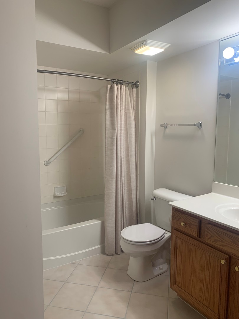 1327 E Washington Street Unit: 207