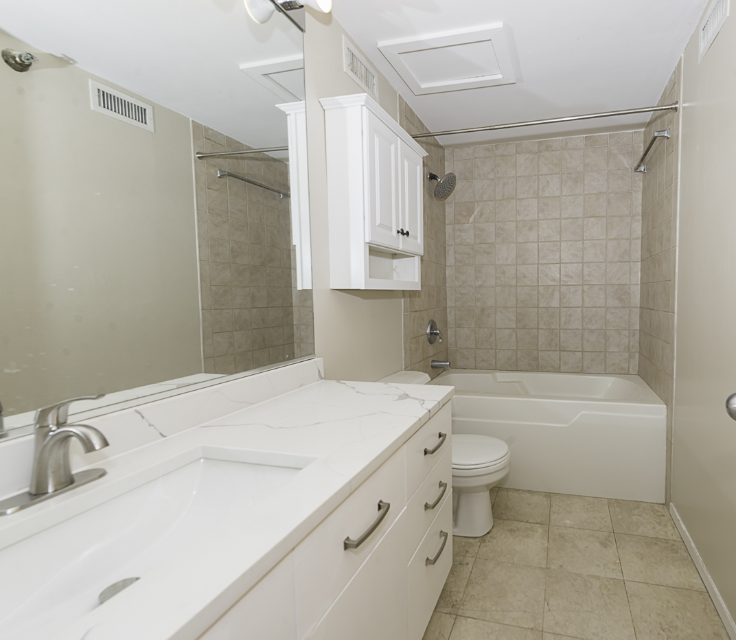 420 S Clinton Street Unit: 408A