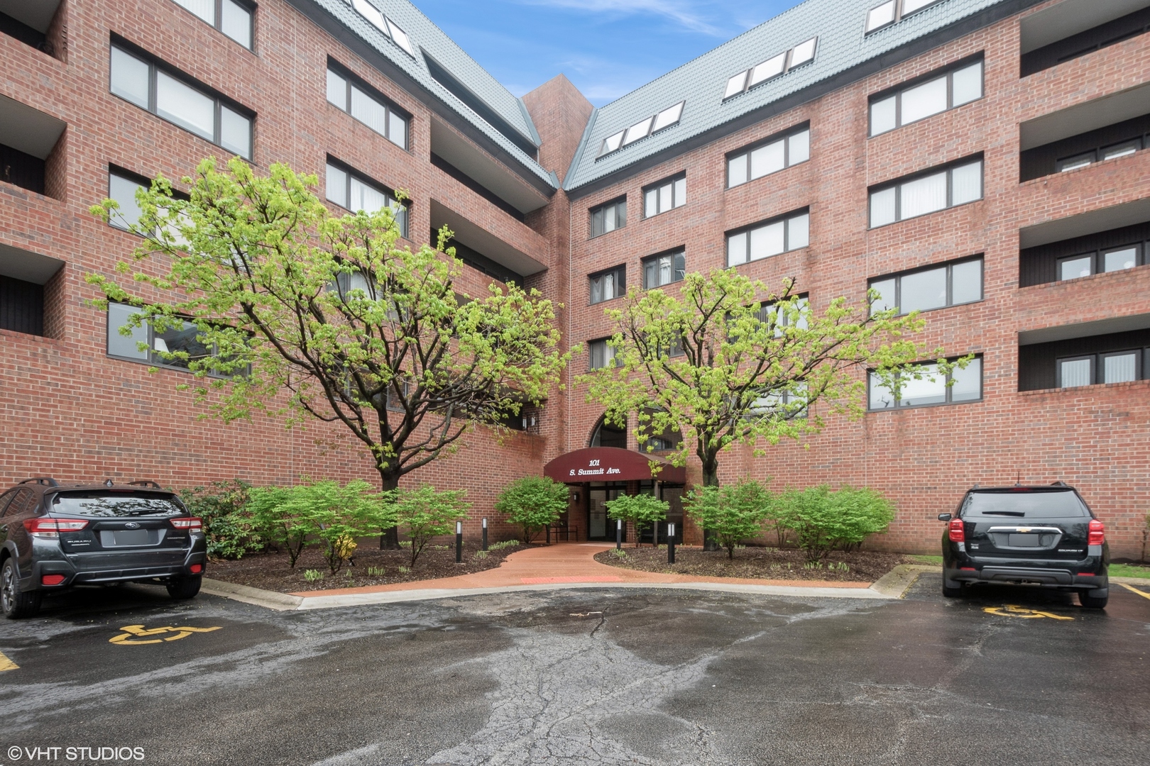 101 SUMMIT Avenue Unit: 307