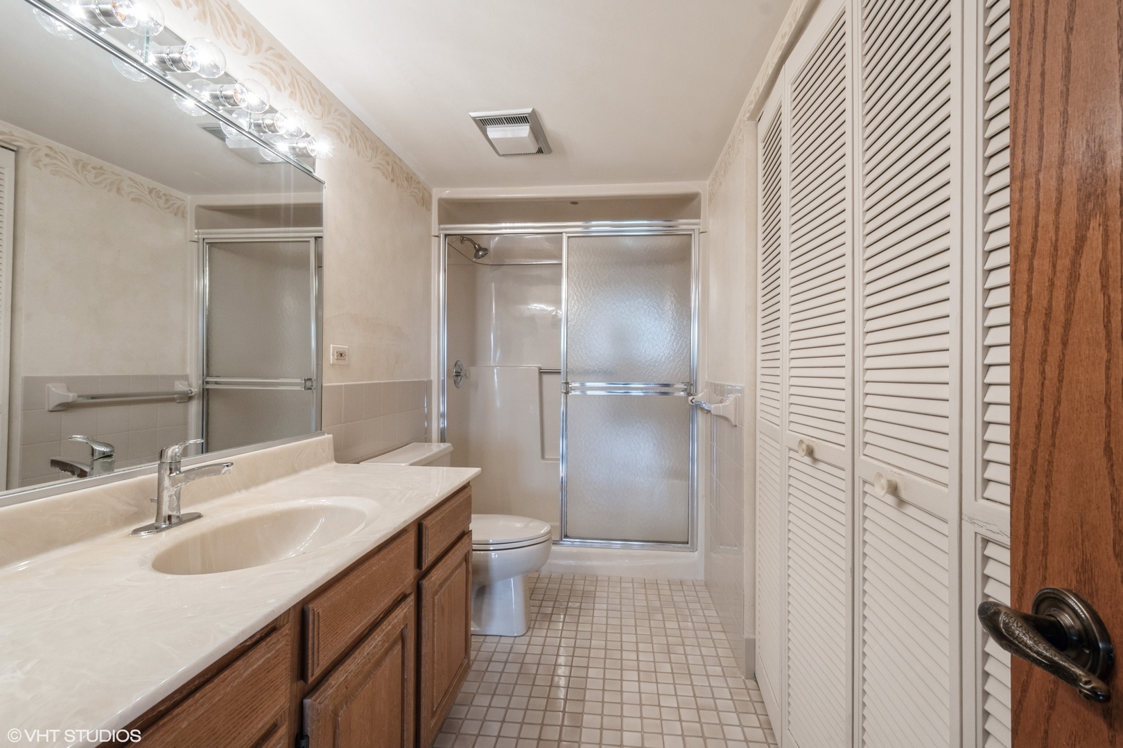 101 SUMMIT Avenue Unit: 307