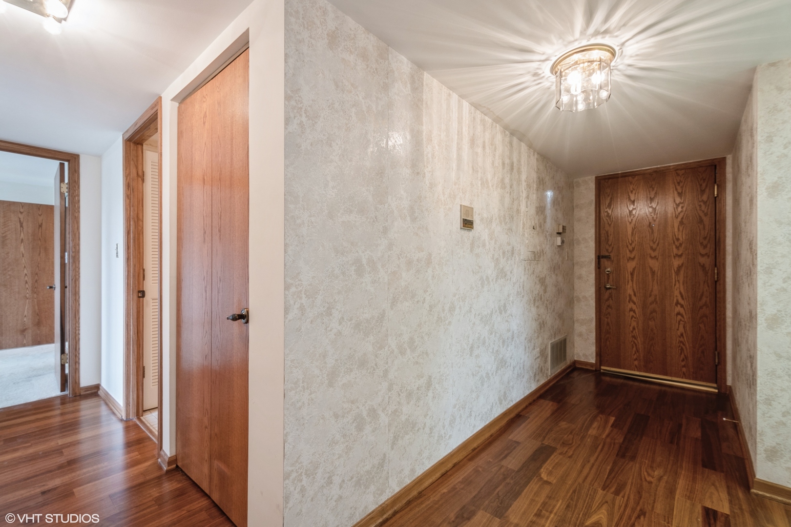 101 SUMMIT Avenue Unit: 307