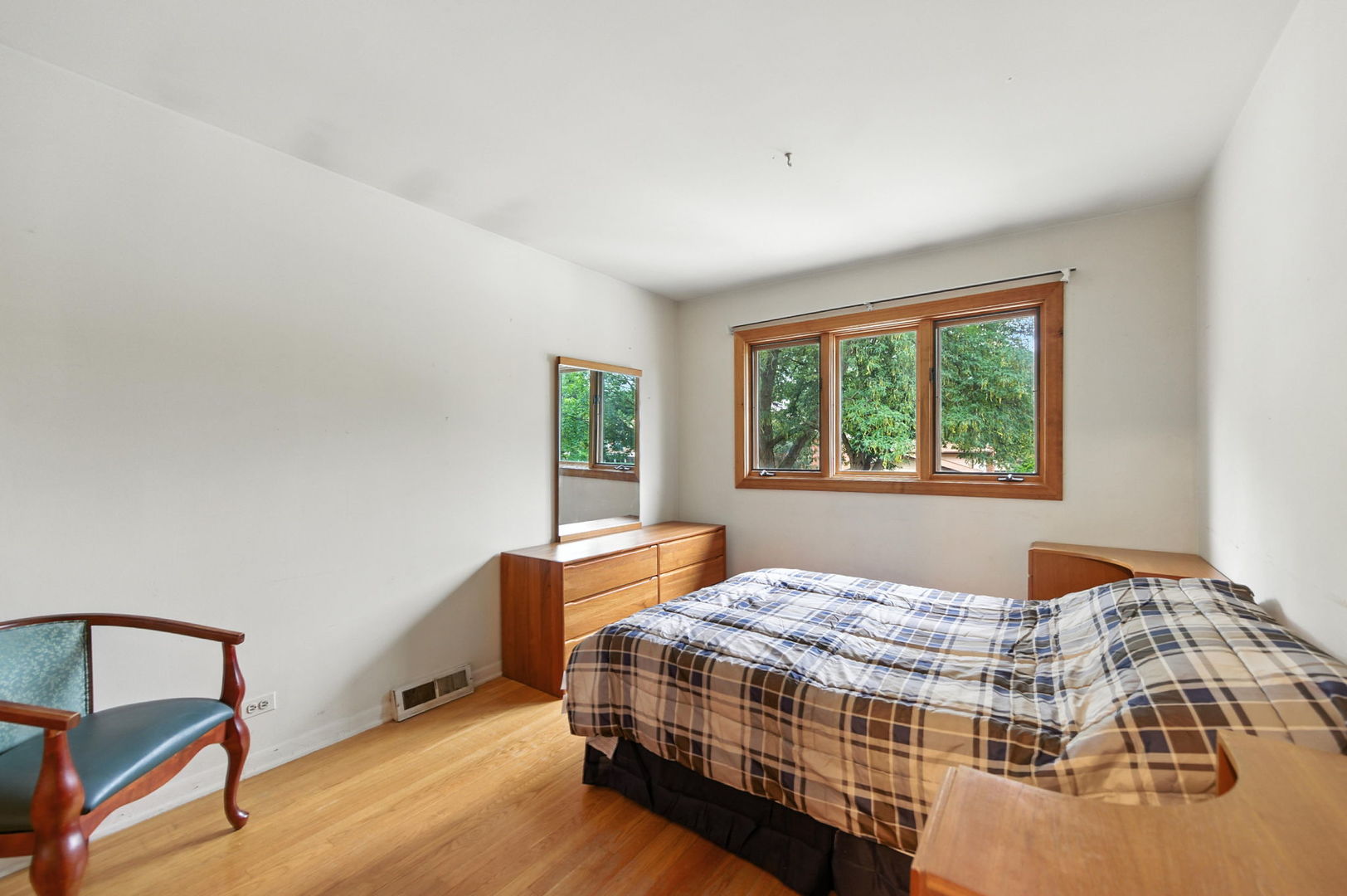 826 S Roosevelt Avenue