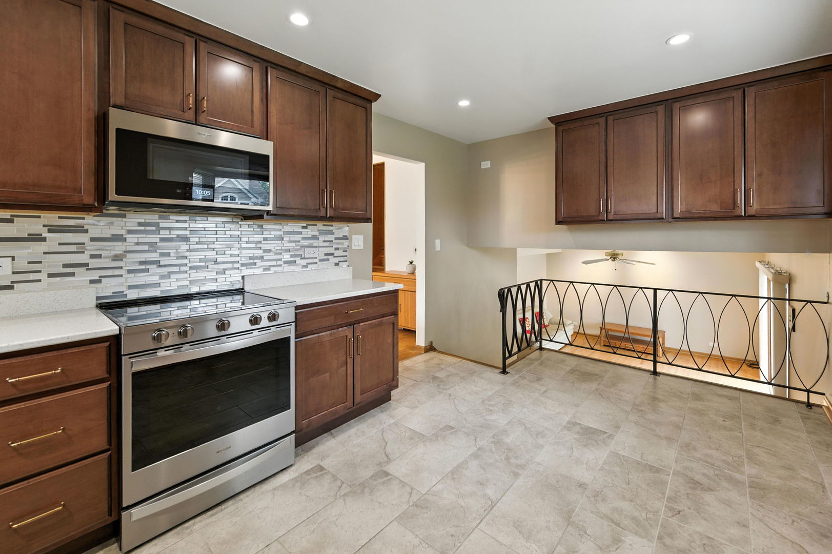 826 S Roosevelt Avenue