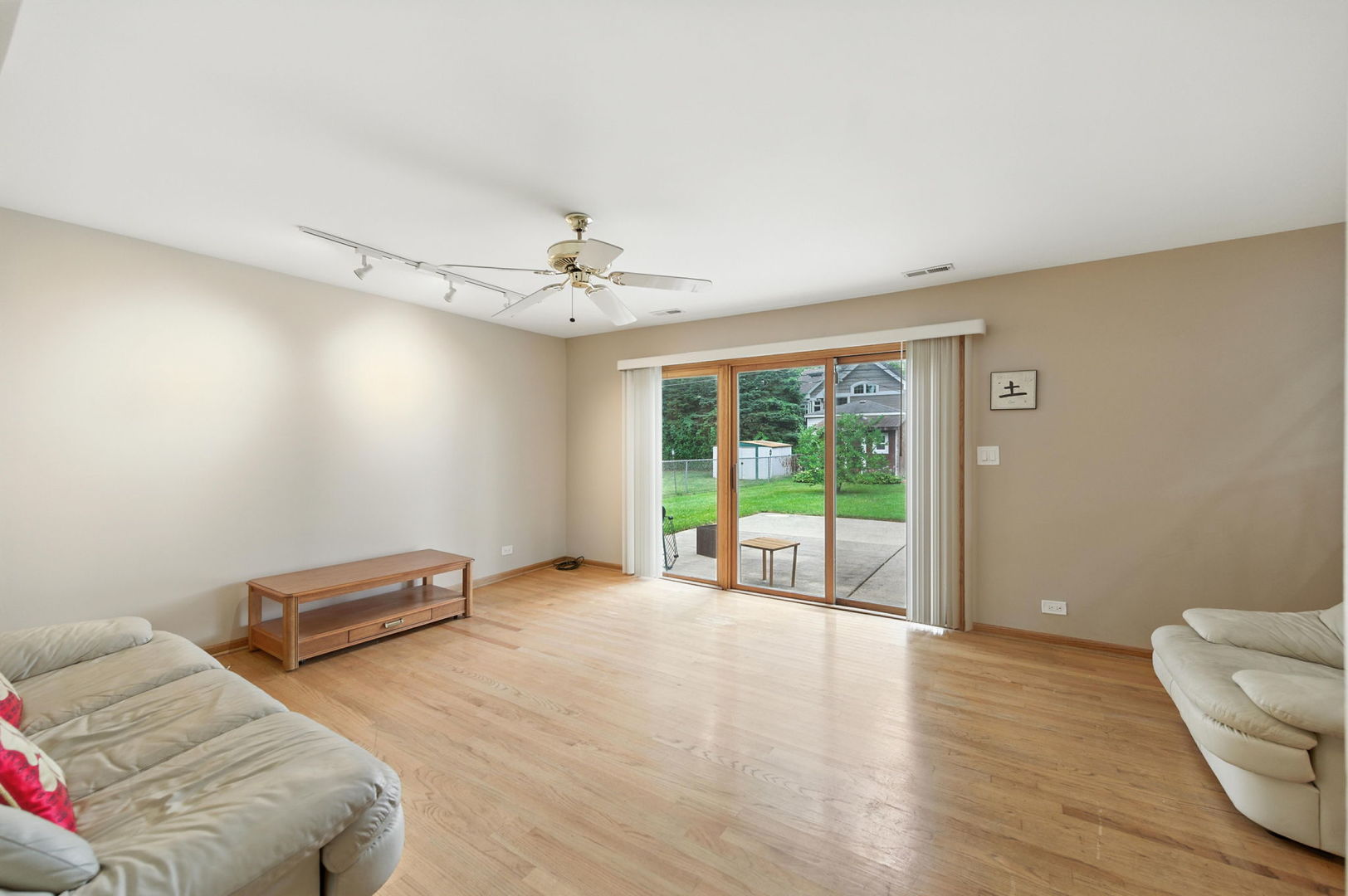 826 S Roosevelt Avenue