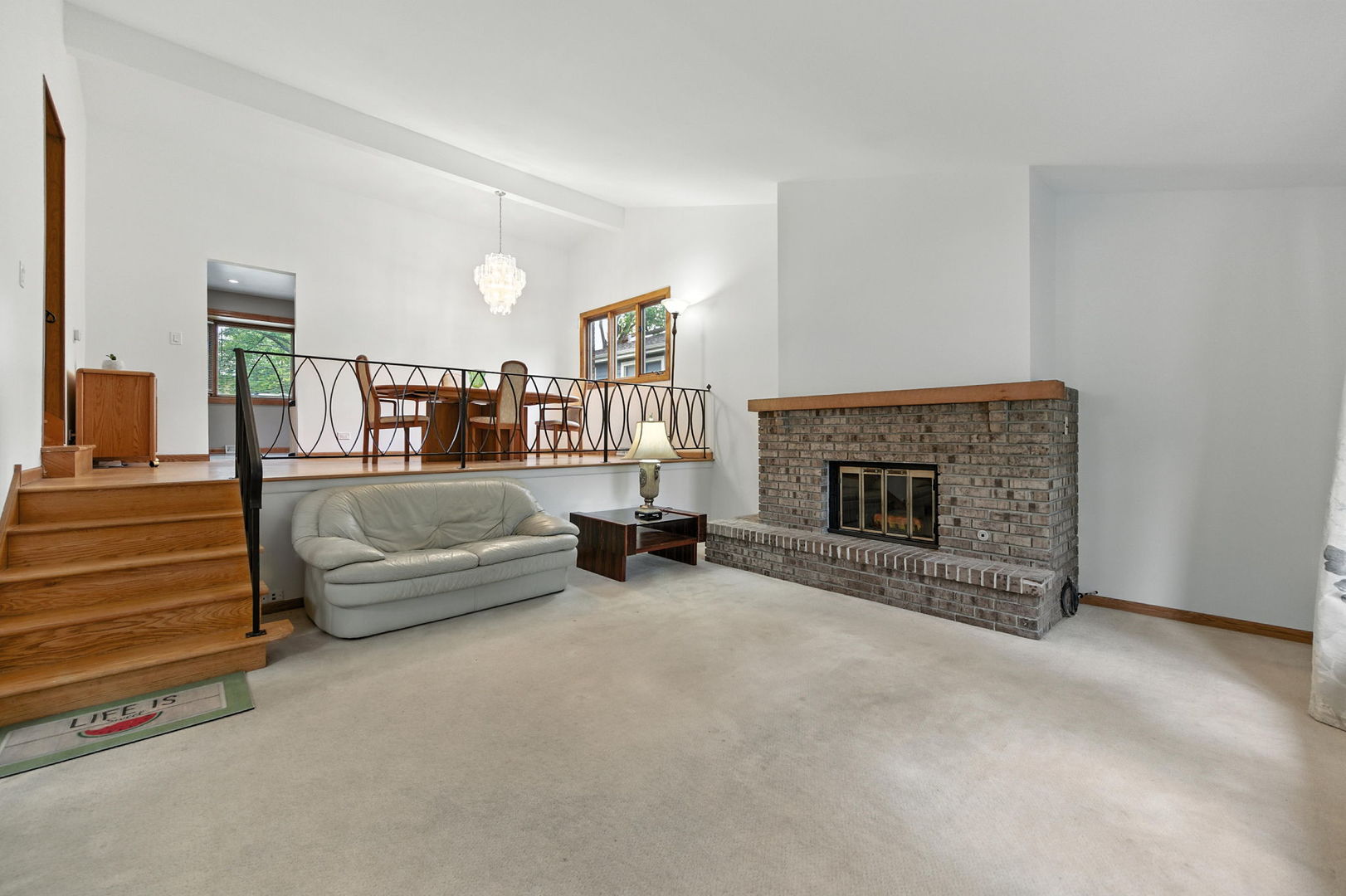 826 S Roosevelt Avenue