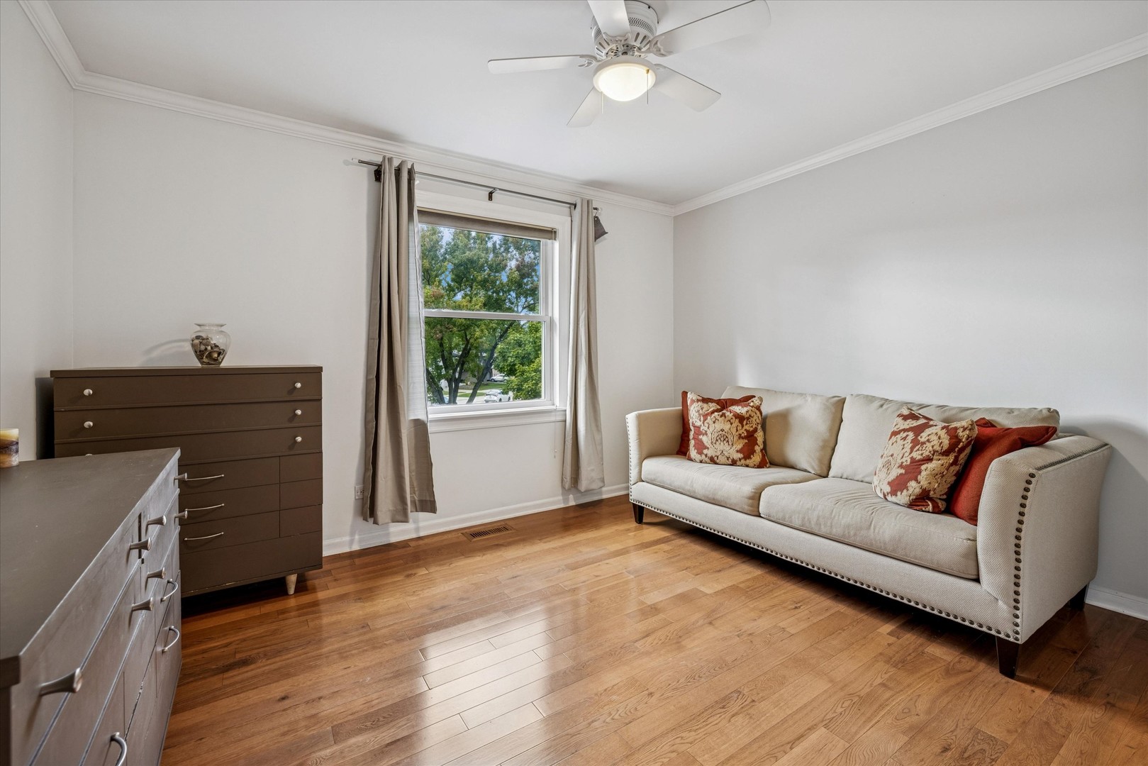 1355 N King George Court