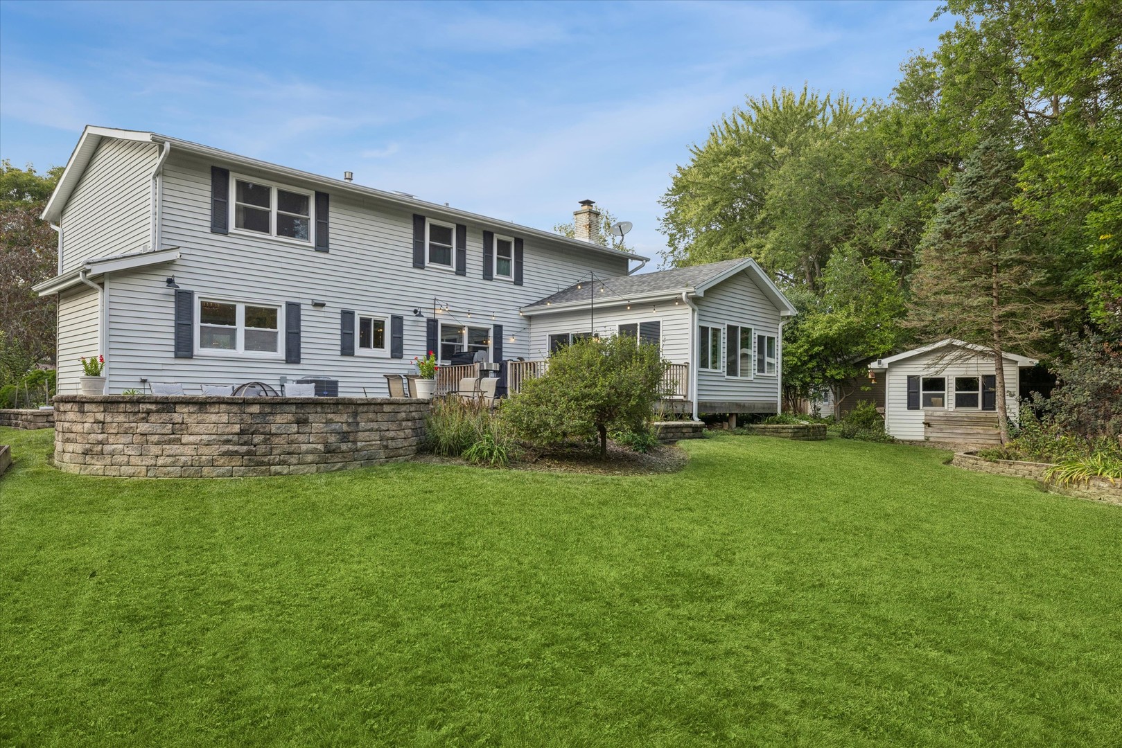 1355 N King George Court