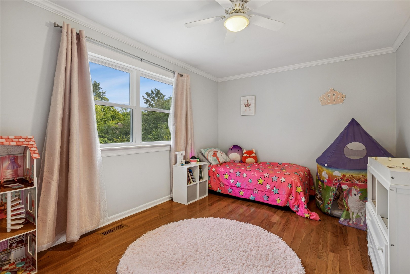 1355 N King George Court