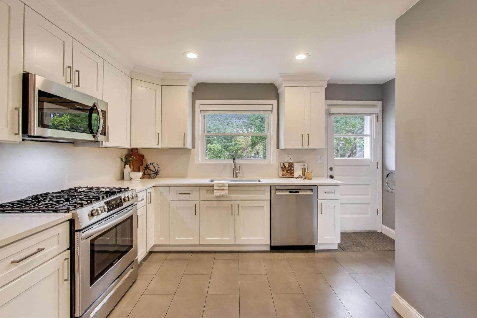 811 S Na Wa Ta Avenue