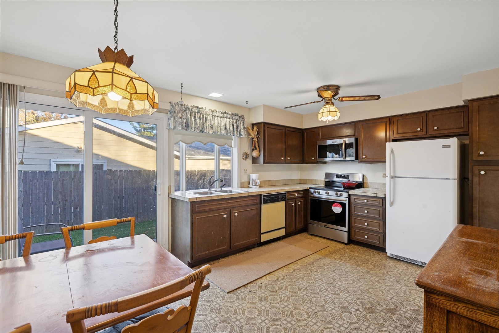 46 E Country Club Court