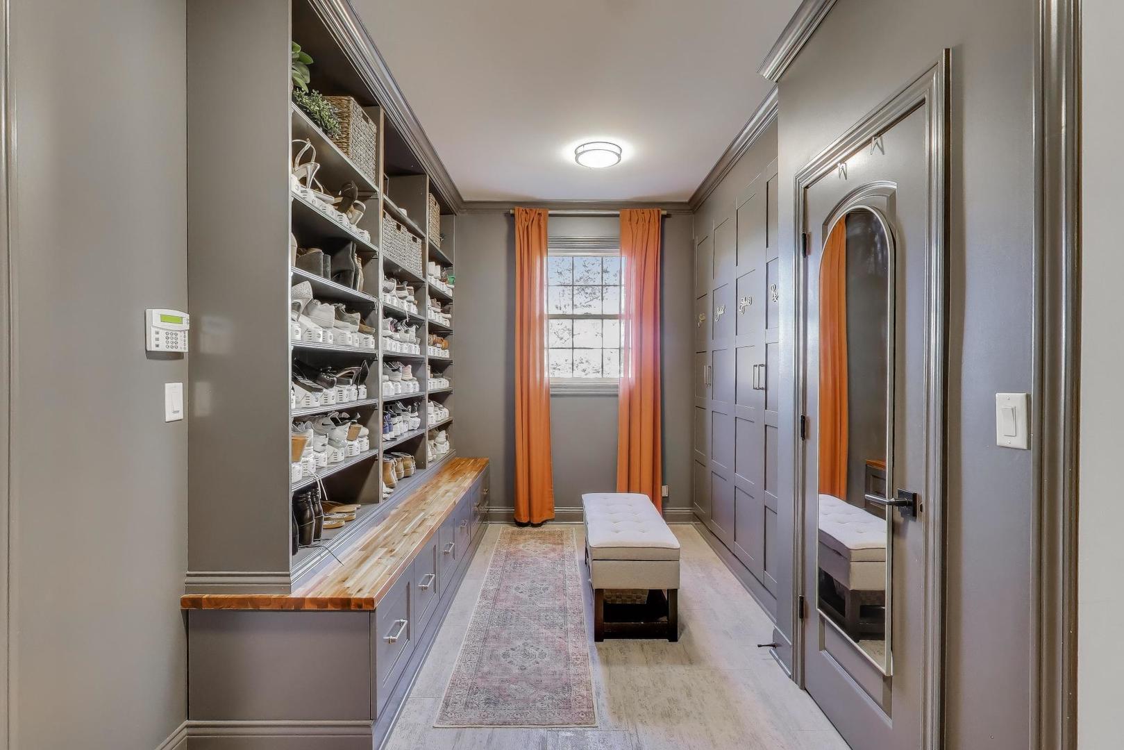 1329 E Christina Court