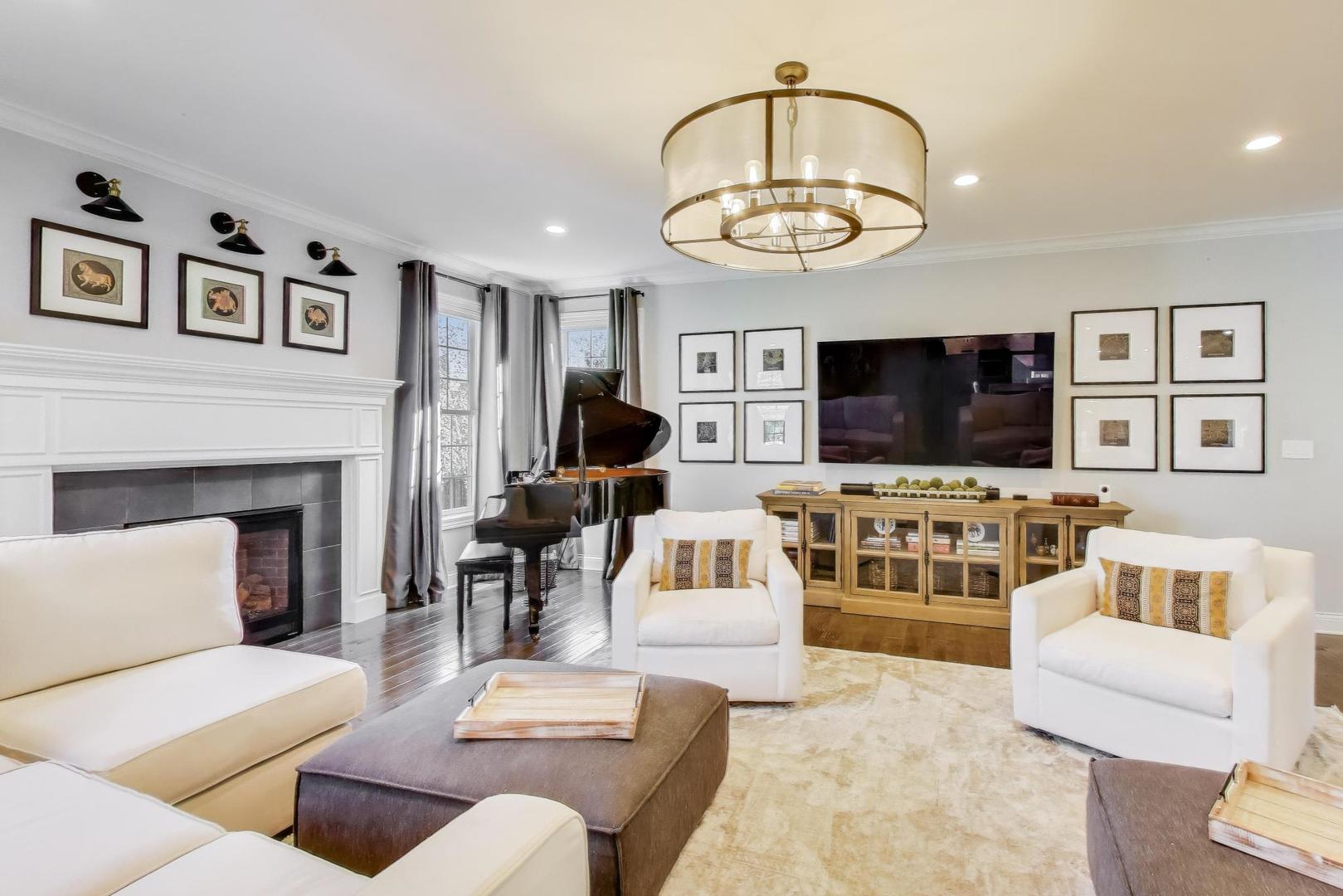 1329 E Christina Court