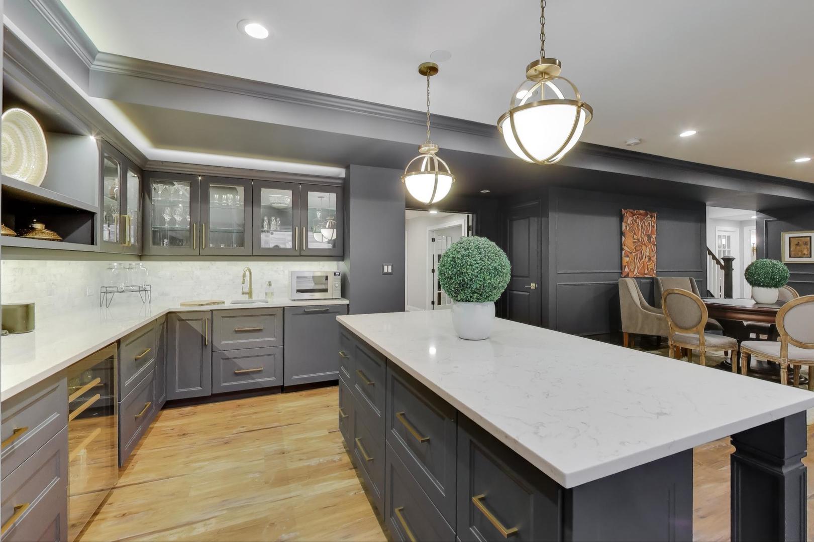 1329 E Christina Court