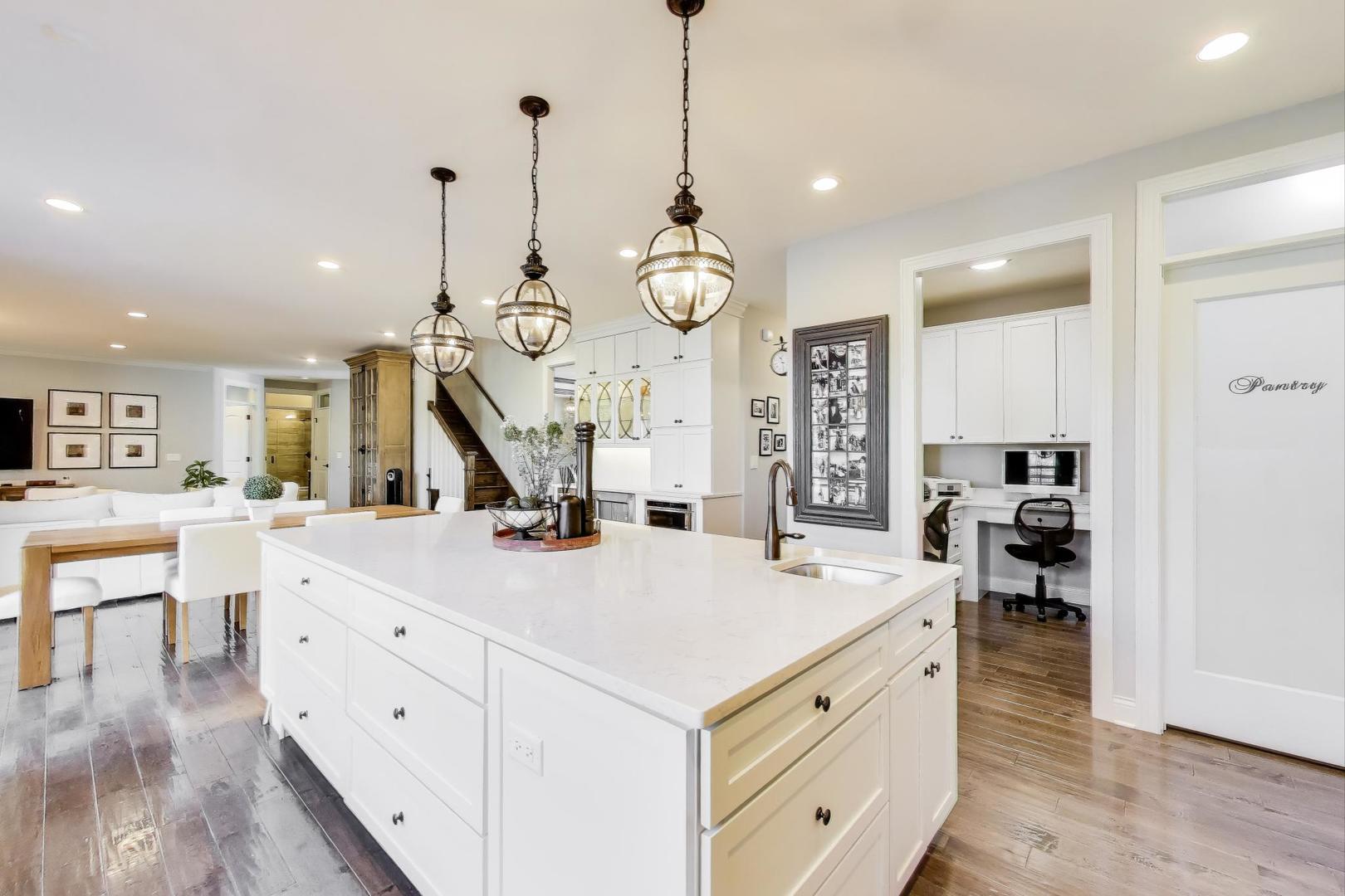 1329 E Christina Court