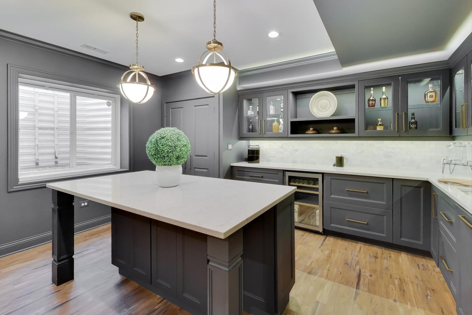 1329 E Christina Court