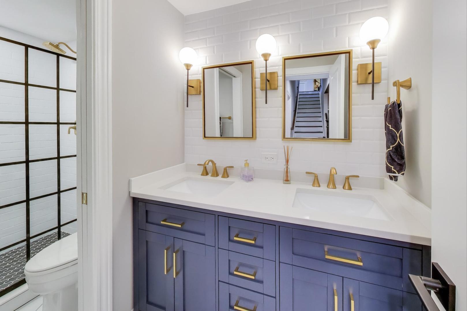 1329 E Christina Court