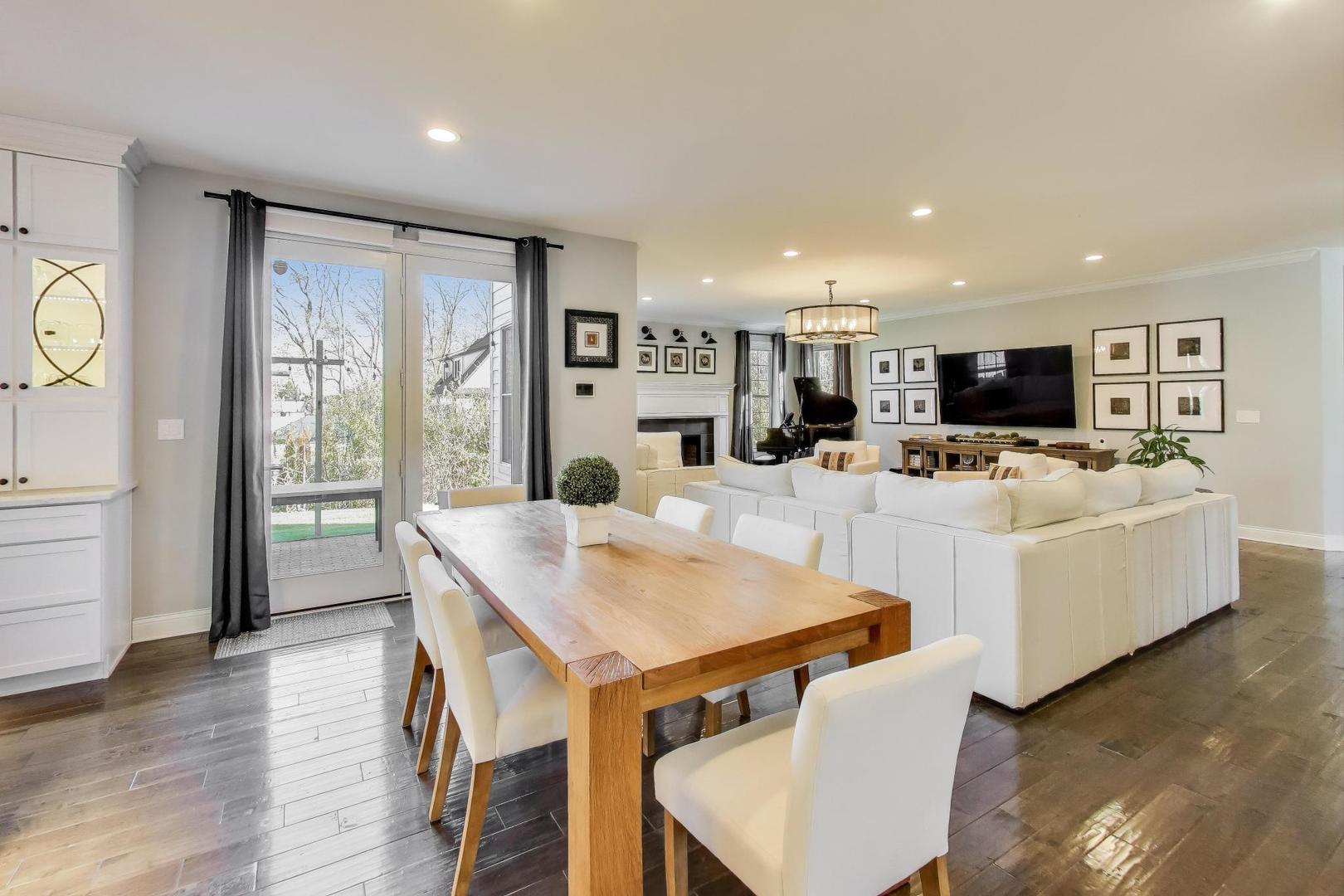 1329 E Christina Court