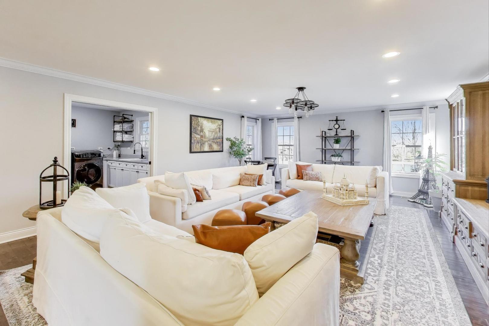 1329 E Christina Court