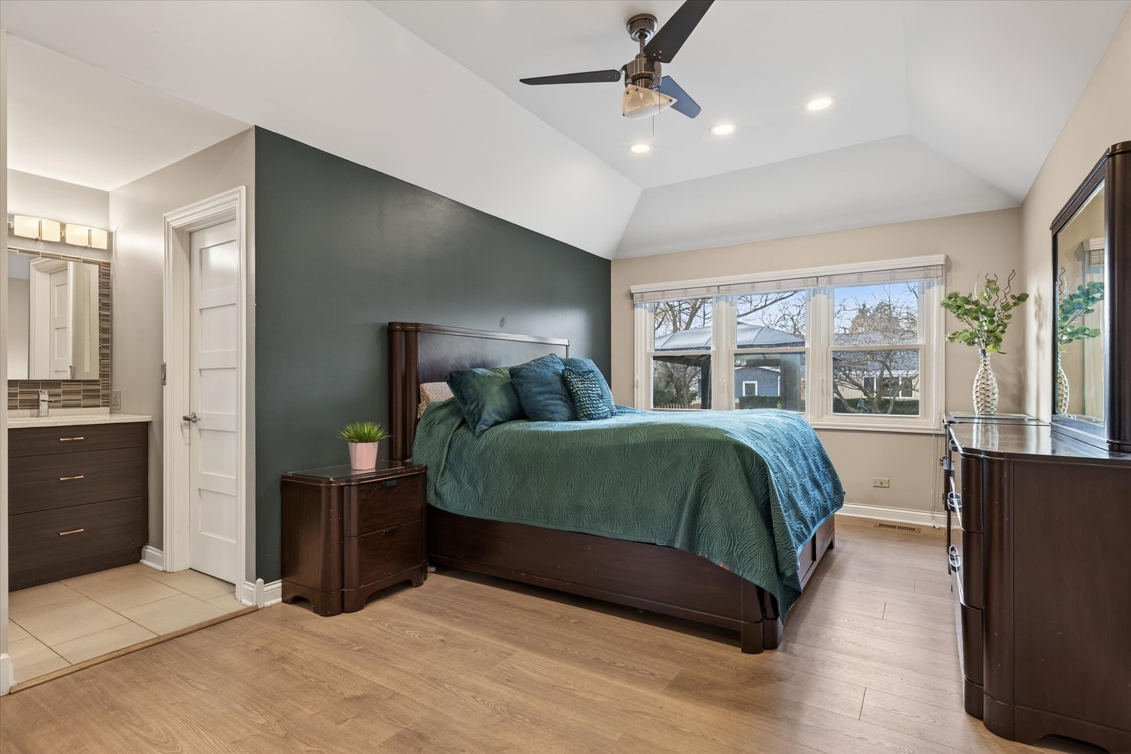 2010 N Oak Wood Drive