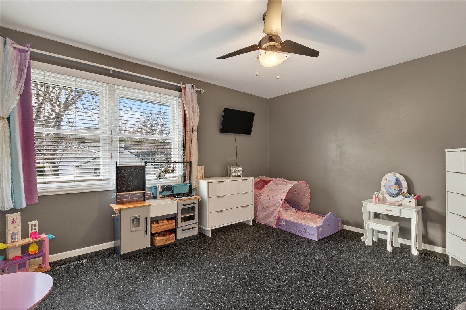 2010 N Oak Wood Drive