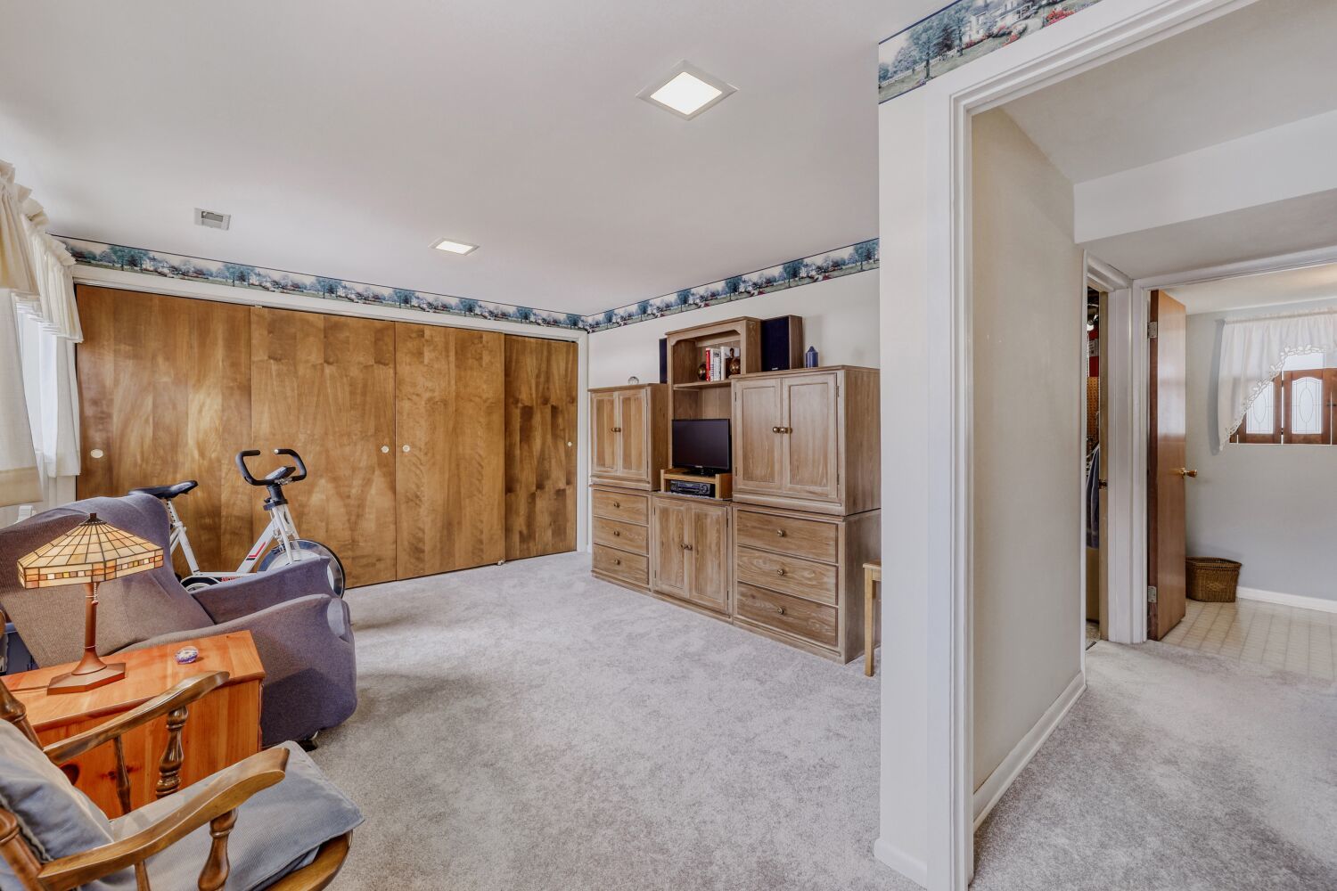 2406 N Lafayette Street